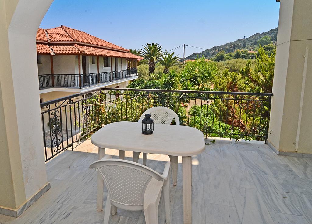 Athina Apartments アルガッシ エクステリア 写真